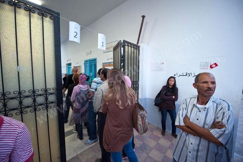 Bureau de vote à Ariana quartier populaire de Tunis