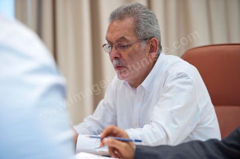 October 27: Meeting with Kamel Jendoubi, president of the ISIE, and members of the ISIE to discuss the final deliberations on the election results, just minutes before the decision to release the election results and disqualify several candidate lists.