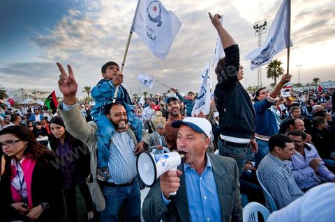 Meeting de cloture du parti Ennahdha à Ben Arous dans le stade de foot en présence du président Rached Ghannouchi