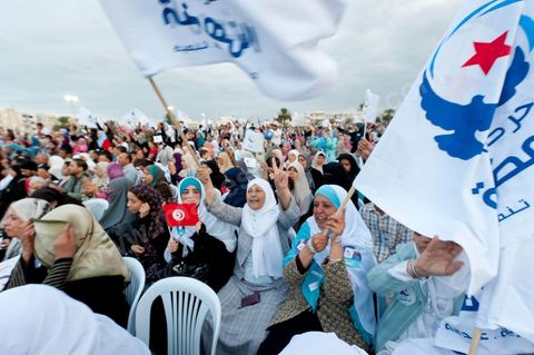 Meeting de cloture du parti Ennahdha à Ben Arous dans le stade de foot en présence du président Rached Ghannouchi