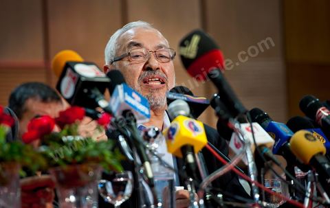 28 octobre : Rached Ghannouchi président fondateur de Ennahdha lors de la conférence de presse du parti Ennahdha au lendemain des résultats officiels des élections pour la constituante remportée avec 41,5 % des voix pour Ennahdha.