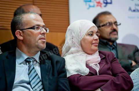 28 octobre : conférence de presse du parti Ennahdha au lendemain des résultats officiels des élections pour la constituante remportée avec 41,5 % des voix pour Ennahdha.