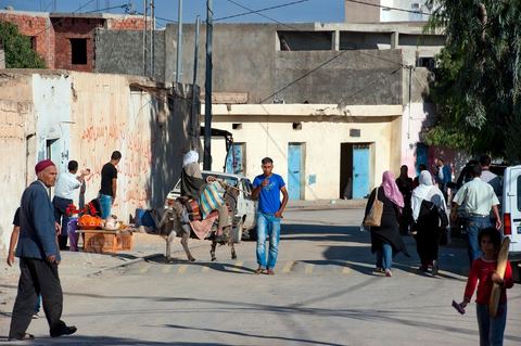 26 septembre 2011 : au coeur des quartiers populaires de la Cité Ezzouhour quartier de la révolution tunisienne à Kasserine