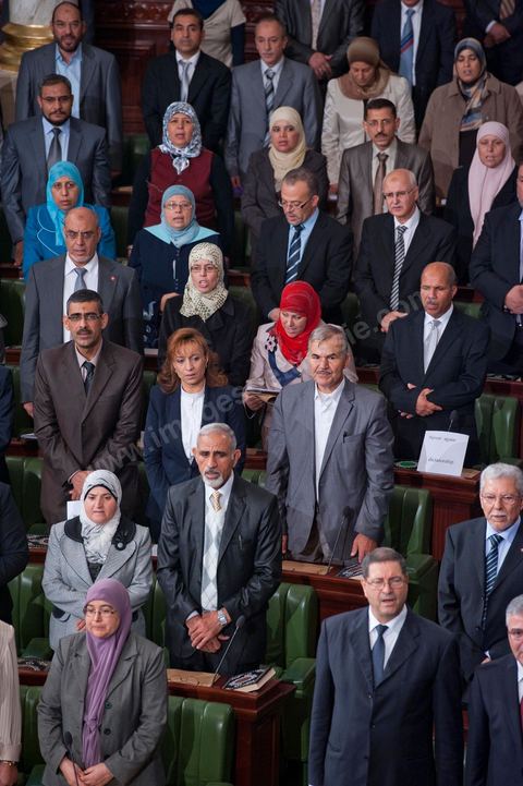 22 novembre 2011 : Première réunion de l'assemblée constituante élue le 23 octobre avce en 1ère séance la présence des 217 députés élus, les membres du gouvernement de Beji CaÎd Essebsi sortant et le Président la République sortant M. Foued Mbazaa.  Ici les députés de Ennahdha