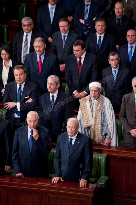 November 22, 2011: First meeting of the Constituent Assembly elected on October 23, with the first session attended by the 217 elected deputies, members of the outgoing government led by Beji Caïd Essebsi, and the outgoing President of the Republic, Mr. Foued Mbazaa. Here are the members of the government, with the outgoing Prime Minister at the bottom.