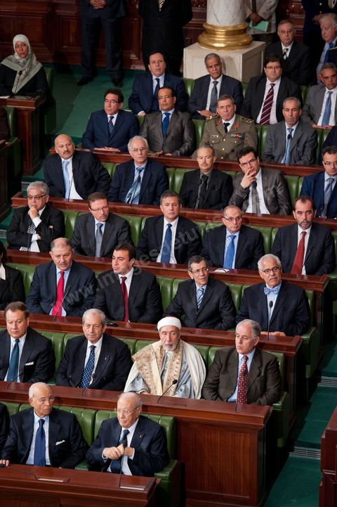 November 22, 2011: First meeting of the Constituent Assembly elected on October 23, with the first session attended by the 217 elected deputies, members of the outgoing government led by Beji Caïd Essebsi, and the outgoing President of the Republic, Mr. Foued Mbazaa. Here are the members of the government, with the outgoing Prime Minister at the bottom.