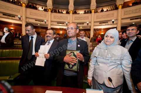 22 novembre 2011 : Moncef Marzouki pour la Première réunion de l'assemblée constituante élue le 23 octobre avce en 1ère séance la présence des 217 députés élus, les membres du gouvernement de Beji CaÎd Essebsi sortant et le Président la République sortant M. Foued Mbazaa. 
