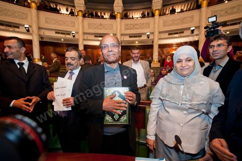 22 novembre 2011 : Moncef Marzouki pour la Première réunion de l'assemblée constituante élue le 23 octobre avce en 1ère séance la présence des 217 députés élus, les membres du gouvernement de Beji CaÎd Essebsi sortant et le Président la République sortant M. Foued Mbazaa. 