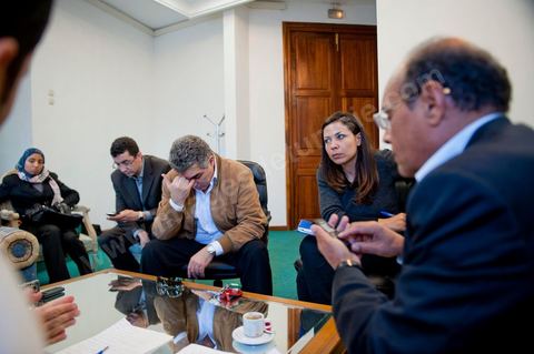 November 30, 2011: Meeting with members of the CPR’s Economic Committee to work on a new draft of the 2012 budget bill. A day in Moncef Marzouki’s office at the National Assembly during the final crisis negotiations with Ennahdha to form the coalition government. Points of contention centered on the Assembly’s rules of procedure, the roadmap, and the mini-constitution to govern the functioning of the state during this transitional year. Moncef Marzouki, presented as President of the Republic, rejects Ennahdha’s proposals: “I will never accept a figurehead presidency. I will opt for a presidency with real powers within the framework of a system that will grant the three presidencies the role they deserve in managing the delicate phase the country is entering,” stated Moncef Marzouki, Secretary-General of the Congress for the Republic (CPR), Moncef Marzouki, on the party’s official Facebook page on Wednesday.