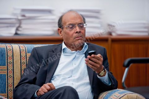 30 novembre 2011 : réunion en fin de journée avec les 13 membres du bureau politique du CPR pour détermniner leurs positions à suivre suite à la situation politique. une journée dans le bureau de Moncef Marzouki à l'assemblée nationale lors des dernières tractactions de crise avec Ennahdha pour la mise ne place du gouvenrment de coalition. Les points de tension portent sur le réglement intérieur de l'assemblée et la feuille de route et la mini constitution pour régir le fonctionnement de l'état pour pour cette année de transition. Moncef Marzouki, présenti comme Président de la République refuse les porpositions d'Ennahdha : «Je n'accepterai jamais une présidence fictive. J'opterai pour une présidence avec des prérogatives réelles dans le cadre d'un régime qui confèrera aux trois présidences le rôle qui leur sied dans la gestion de la phase délicate dans laquelle s'engage le pays », a affirmé, mercredi, le Secrétaire général du Congrès pour la République (CPR) Moncef Marzouki dans la page officielle du parti sur Facebook.