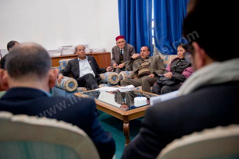 30 novembre 2011 : réunion en fin de journée avec les 13 membres du bureau politique du CPR pour détermniner leurs positions à suivre suite à la situation politique. une journée dans le bureau de Moncef Marzouki à l'assemblée nationale lors des dernières tractactions de crise avec Ennahdha pour la mise ne place du gouvenrment de coalition. Les points de tension portent sur le réglement intérieur de l'assemblée et la feuille de route et la mini constitution pour régir le fonctionnement de l'état pour pour cette année de transition. Moncef Marzouki, présenti comme Président de la République refuse les porpositions d'Ennahdha : «Je n'accepterai jamais une présidence fictive. J'opterai pour une présidence avec des prérogatives réelles dans le cadre d'un régime qui confèrera aux trois présidences le rôle qui leur sied dans la gestion de la phase délicate dans laquelle s'engage le pays », a affirmé, mercredi, le Secrétaire général du Congrès pour la République (CPR) Moncef Marzouki dans la page officielle du parti sur Facebook.