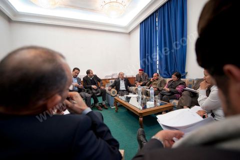 30 novembre 2011 : réunion en fin de journée avec les 13 membres du bureau politique du CPR pour détermniner leurs positions à suivre suite à la situation politique. une journée dans le bureau de Moncef Marzouki à l'assemblée nationale lors des dernières tractactions de crise avec Ennahdha pour la mise ne place du gouvenrment de coalition. Les points de tension portent sur le réglement intérieur de l'assemblée et la feuille de route et la mini constitution pour régir le fonctionnement de l'état pour pour cette année de transition. Moncef Marzouki, présenti comme Président de la République refuse les porpositions d'Ennahdha : «Je n'accepterai jamais une présidence fictive. J'opterai pour une présidence avec des prérogatives réelles dans le cadre d'un régime qui confèrera aux trois présidences le rôle qui leur sied dans la gestion de la phase délicate dans laquelle s'engage le pays », a affirmé, mercredi, le Secrétaire général du Congrès pour la République (CPR) Moncef Marzouki dans la page officielle du parti sur Facebook.