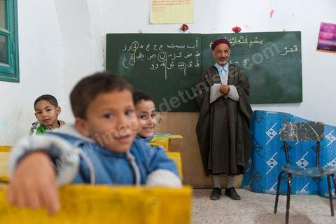 Ecole coranique pour les enfants à la mosquée Rahma au centre ville de Sidi Bouzid