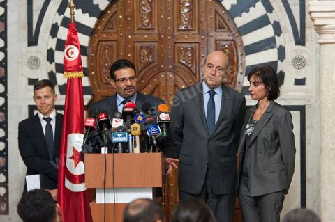 5 janvier : Conférence de presse avec M. Rafik Abdessalem, Ministre tunisien  des Affaires Etrangères et M. Alain Juppé, Ministre français des Affaires Etrangères lors de la Visite de M. Alain Juppé en Tunisie, 1ère visite offcieille occidentale depuis la mise en place du nouveau gouvernement tunisien issu des élections du 23 octobre.