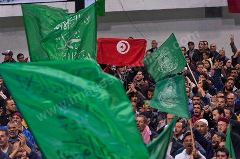 Grand meeting à la coupole d'El Menzah oragnisé par le parti islamiste au pouvoir Ennahdha pour la visite de Ismail Haniyeh, chef du Hamas et chef du gouvernement palestinien à Gaza. "Le sursaut des peuples arabes nous a incité à faire preuve d'un surcroit de militantisme pour libérer Al-Qods" déclae Haniyeh devant une foule immense. Suite à cette visite le gouvernement tunisien a accepté que le Hamas installe ses bureaux à Tunis si la situation en Syrie continue à se détériorer. 
