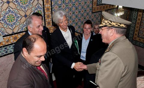 February 1, 2012: In the hallways of the Prime Minister’s Office, General Ammar met with Ms. Christine Lagarde, accompanied by the Governor of the Central Bank of Tunisia, during Ms. Christine Lagarde’s visit to Tunisia as Managing Director of the International Monetary Fund (IMF). Meeting with Hamadi Jebali, Prime Minister of Tunisia.