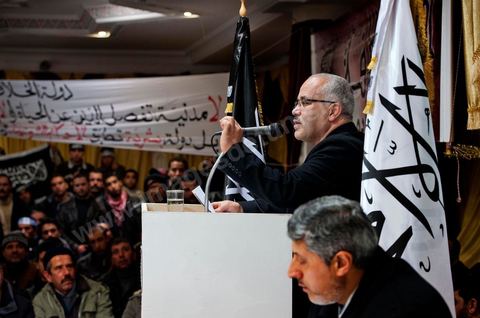 5 février 2011 : à Hammam Ghezaz près de Kelibia, meeting du parti non autorisé Hizb ut-Tahrir avec Ridha Belhadj, porte parole du parti. Toujours dans l’illégalité, Hizb ut-Tahrir, dont le visa a été refusé, persiste et signe en organisant un meeting avec un thème pour le moins osé « La laïcité, guerre contre l’Islam et les musulmans ».