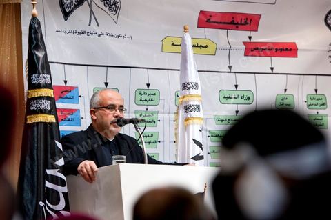5 février 2011 : à Hammam Ghezaz près de Kelibia, meeting du parti non autorisé Hizb ut-Tahrir avec Ridha Belhadj, porte parole du parti. Toujours dans l’illégalité, Hizb ut-Tahrir, dont le visa a été refusé, persiste et signe en organisant un meeting avec un thème pour le moins osé « La laïcité, guerre contre l’Islam et les musulmans ».