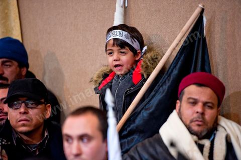 5 février 2011 : à Hammam Ghezaz près de Kelibia, meeting du parti non autorisé Hizb ut-Tahrir avec Ridha Belhadj, porte parole du parti. Toujours dans l’illégalité, Hizb ut-Tahrir, dont le visa a été refusé, persiste et signe en organisant un meeting avec un thème pour le moins osé « La laïcité, guerre contre l’Islam et les musulmans ».