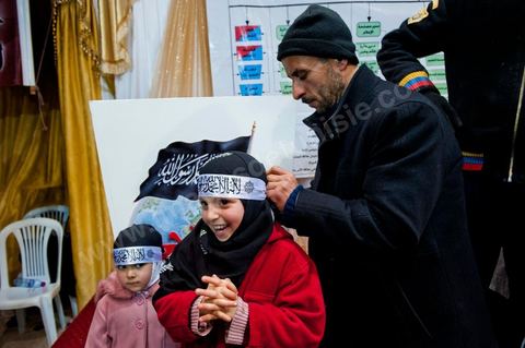 5 février 2011 : à Hammam Ghezaz près de Kelibia, meeting du parti non autorisé Hizb ut-Tahrir avec Ridha Belhadj, porte parole du parti. Toujours dans l’illégalité, Hizb ut-Tahrir, dont le visa a été refusé, persiste et signe en organisant un meeting avec un thème pour le moins osé « La laïcité, guerre contre l’Islam et les musulmans ».