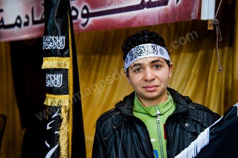 5 février 2011 : à Hammam Ghezaz près de Kelibia, meeting du parti non autorisé Hizb ut-Tahrir avec Ridha Belhadj, porte parole du parti. Toujours dans l’illégalité, Hizb ut-Tahrir, dont le visa a été refusé, persiste et signe en organisant un meeting avec un thème pour le moins osé « La laïcité, guerre contre l’Islam et les musulmans ».