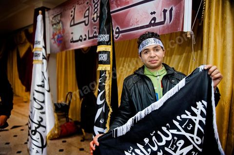 5 février 2011 : à Hammam Ghezaz près de Kelibia, meeting du parti non autorisé Hizb ut-Tahrir avec Ridha Belhadj, porte parole du parti. Toujours dans l’illégalité, Hizb ut-Tahrir, dont le visa a été refusé, persiste et signe en organisant un meeting avec un thème pour le moins osé « La laïcité, guerre contre l’Islam et les musulmans ».