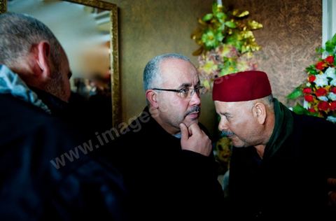 5 février 2011 : à Hammam Ghezaz près de Kelibia, meeting du parti non autorisé Hizb ut-Tahrir avec Ridha Belhadj, porte parole du parti. Toujours dans l’illégalité, Hizb ut-Tahrir, dont le visa a été refusé, persiste et signe en organisant un meeting avec un thème pour le moins osé « La laïcité, guerre contre l’Islam et les musulmans ».