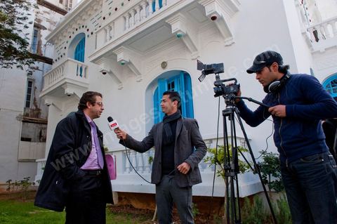 20 février : Maitre Khaled Krichi, membre du comité de défense, à laConférence de presse au syndicat national des journalistes tunisiens avec le cabinet d'avocats qui défend le journaliste Nasreddine Ben Saïda, directeur du journal Attounisia, mis en prison il y a une semaine pour la publication d'une image d'une femme dénudée. Lors de cette conférence de presse le groupe d'avocats ont souligné que Nasreddine Ben Saida a entamé depuis samedi une grève de la faim dans sa cellule de la prison de Mornaguia. Maitre Khaled Krichi a souligné pour sa part que le maintien en prison de son client a été fait sur ordre de l'instruction publique et non suite à une plainte. De ce fait cette affaire est d'ordre politique et non pas juridique.