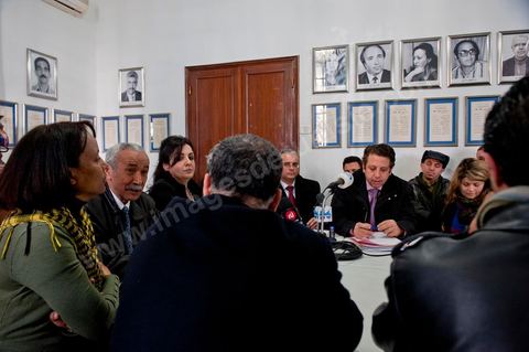 20 février : Conférence de presse au syndicat national des journalistes tunisiens avec le cabinet d'avocats qui défend le journaliste Nasreddine Ben Saïda, directeur du journal Attounisia, mis en prison il y a une semaine pour la publication d'une image d'une femme dénudée. Lors de cette conférence de presse le groupe d'avocats ont souligné que Nasreddine Ben Saida a entamé depuis samedi une grève de la faim dans sa cellule de la prison de Mornaguia. Maitre Khaled Krichi a souligné pour sa part que le maintien en prison de son client a été fait sur ordre de l'instruction publique et non suite à une plainte. De ce fait cette affaire est d'ordre politique et non pas juridique.