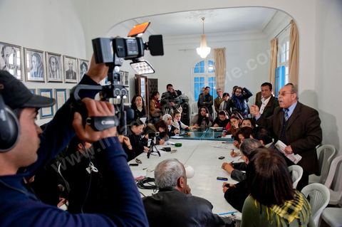 20 février : Conférence de presse au syndicat national des journalistes tunisiens avec le cabinet d'avocats qui défend le journaliste Nasreddine Ben Saïda, directeur du journal Attounisia, mis en prison il y a une semaine pour la publication d'une image d'une femme dénudée. Lors de cette conférence de presse le groupe d'avocats ont souligné que Nasreddine Ben Saida a entamé depuis samedi une grève de la faim dans sa cellule de la prison de Mornaguia. Maitre Khaled Krichi a souligné pour sa part que le maintien en prison de son client a été fait sur ordre de l'instruction publique et non suite à une plainte. De ce fait cette affaire est d'ordre politique et non pas juridique.