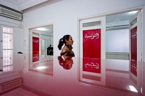 21 février 2011 : Au coeur de la rédaction du jeune quotidien Attounisia une semaine après l'arrestation de du Directeur du journal, du Redcateur en Chef et d'un journaliste du journal arabe Attounisia suite à la publication d'une photo de femme dénudée en couverture, le Directeur du journal, Nasreddine Ben Saïda, est toujours en prison et fait depuis 4 jours une grève d ela faim.