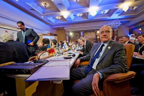 24 février : conférence internationale des amis du peuple syrien à Tunis avec 60 MAE. déléagtion francçaise et Alain Juppé