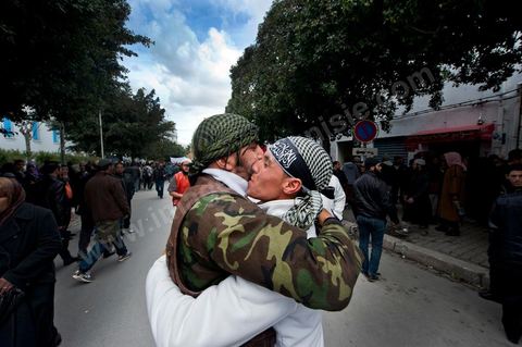 8 mars 2012 : à Tunis, devant le Ministère de la Justice plus de 1000 salafistes, venus des différentes régions du pays, manifestent pour appeler à la libération de leurs camarades emprisonnés dans l'affaire de Bir Ali, mais aussi pour déplorer le retour de la police politique et de la torture policière. Cette manifestation est organisée pour la première comparution devant le procureur de la République des individus arrêtés dans le cadre de l'affaire de Bir Ali, des affrontement armée entre groupe dit "terroriste" et l'armée tunisienne. Ali Laarayedh ministre de l’Intérieur a révélé, lors d'une conférence de presse, des liens étroits entre la Libye et ce groupe terroriste arrêté en Tunisie.