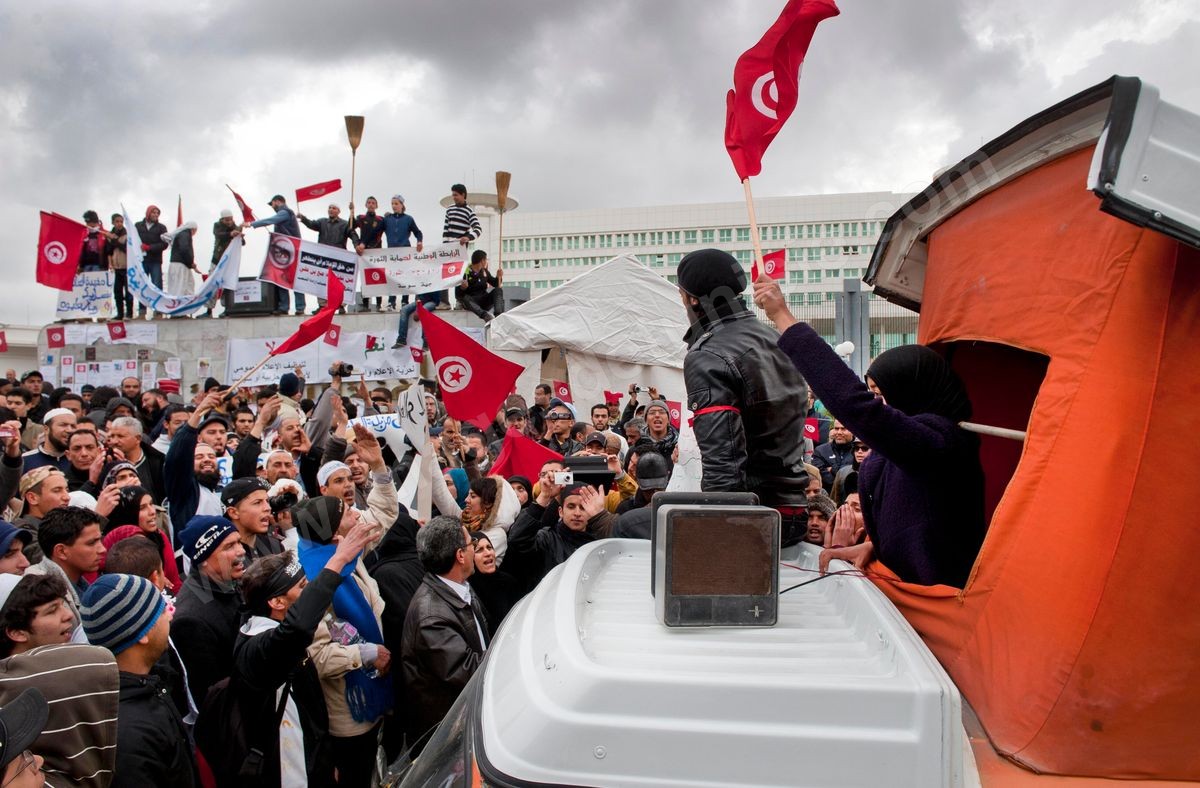 M12-400 Manifestation devant TTN 09032012