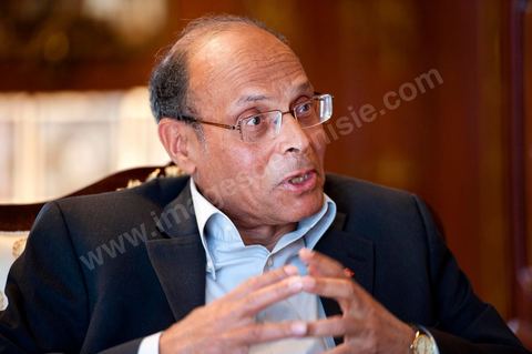 9 mars : Moncef Marzouki dans son bureau lors de notre rencontre avec M. Moncef Marzouki, président de la République depuis le 13 décembre 2011, au Palais Préisdentiel de Carthage. Le Président a repris le bureau de Habib Bourguiba, abndonné sous Ben Ali, le bureau de ce dernier a été transformé en salle d'accueil.