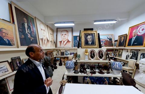 9 mars : rencontre avec M. Moncef Marzouki, président de la République depuis le 13 décembre 2011, au Palais Préisdentiel de Carthage. Dans les sous sols du Palais, à son arrivée le Président a découvert une série de salles où avait été entreposés par Ben Ali à même le sol les souvenirs, cadeaux, tableaux et scupltures de l'époque de Bourguiba, ainsi que de très nombresues archives photos et textes. Tous ces objets du passé vous être remis pour la création d'un grand musée de Habib Bourguiba à Monastir.