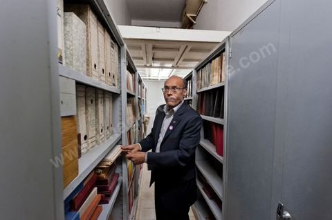 9 mars : rencontre avec M. Moncef Marzouki, président de la République depuis le 13 décembre 2011, au Palais Préisdentiel de Carthage. Dans les sous sols du Palais, à son arrivée le Président a découvert une série de salles où avait été entreposés par Ben Ali à même le sol les souvenirs, cadeaux, tableaux et scupltures de l'époque de Bourguiba, ainsi que de très nombresues archives photos et textes. Tous ces objets du passé vous être remis pour la création d'un grand musée de Habib Bourguiba à Monastir.