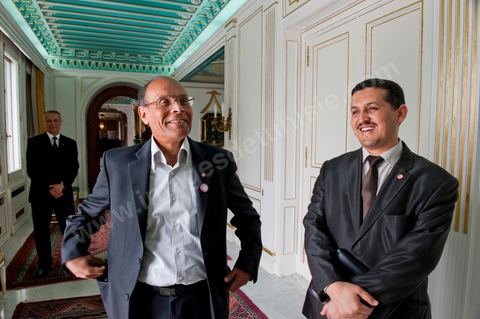 9 mars : rencontre avec M. Moncef Marzouki, président de la République depuis le 13 décembre 2011, au Palais Préisdentiel de Carthage. le président Moncef Marzouki devant son bureau avec Imed Daimi, ministre conseiller directeur de cabinet de la Présidence.