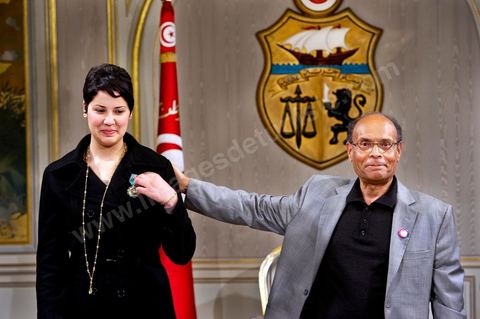 March 12: President Marzouki awarded Khaoula Rchidi the Order of Knight of the Republic at the Presidential Palace in Carthage; the President of the Republic presided over a Tunisian flag-raising ceremony. During the ceremony, Moncef Marzouki honored the student Khaoula Rchidi and issued a message to anyone who defiles the flag, “a symbol of the Muslim people.” Last week was marked by incidents that took place at the University of Mannouba. The young student, Khaoula Rchidi, who was awarded the Order of the Republic, was moved: “I didn’t think twice; I saw what he was doing and reacted immediately. I’m from Gafsa and I’m hot-blooded. Maybe that’s why I intervened. Our flag is precious; we must not take it for granted.” After the speech, those present sang the national anthem with great emotion. Khaoula Rchidi was then welcomed into the Golden Salon and honored by the president: “What she did was exceptional; she defended Tunisia. It was moral strength against physical force,” he acknowledged. Amel Aloui, a student and member of the UGET who was assaulted during the incidents at the University of Mannouba, also met with Moncef Marzouki and was applauded by those present.

