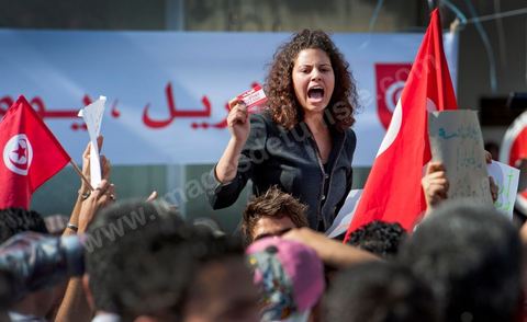 10 avril : au lendemain des événements et des agressions démesurées de la police envers les manifestants venus fêter la fête des martyrs sur l'avenue H. Bourguiba, un petit groupe de manifestants s'est rassemblé à l'appel des députés de l'oppostion de l'ANC sur le haut de l'avenue Habib Bourguiba. La police marquera une présence nombreuse bloquant l'évolution des quelques 300 manifestants pacifiques désireux se rendre au Ministère de l'Intérieur. Le face face fut tendu mais pacifique. Pendant ce temps une réunion au Ministère de l'Intérieur se tenait avec les députés de l'opposition venus demander des explications et des sanctions pour les actes survenus la veille de la part de la police et d'une éventuelle milice nadhaouiste.