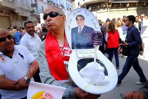 1er mai 2012 sur l'avenue Habib Bourguiba, manifestation des syndicalistes et des travailleurs tunisiens sur l'avenue pour la fête du travail. Ben Ali toujours ua coeur des manifs.