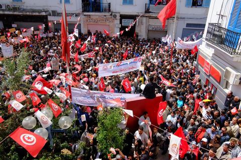 1er mai 2012 sur l'avenue Habib Bourguiba, manifestation des syndicalistes et des travailleurs tunisiens sur l'avenue pour la fête du travail. Place Med Ali pendant le discours du patron de l'UGTT