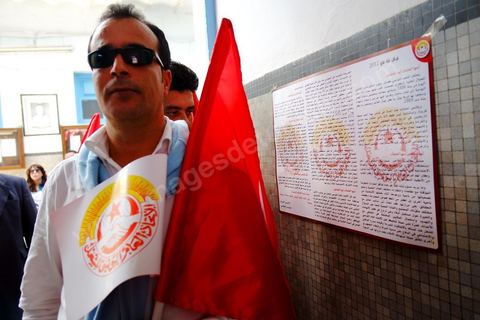 1er mai 2012 sur l'avenue Habib Bourguiba, manifestation des syndicalistes et des travailleurs tunisiens sur l'avenue pour la fête du travail. Au sein du siège histoirque de l'UGTT pendnat le discous de Houcine Abbassi, le patron du syndicat.