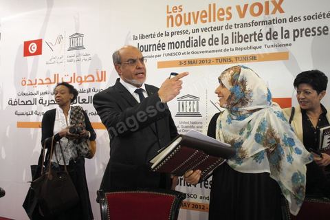 4 mai 2012 : Hamadi Jebali, Premier Ministre tunisien et Tawakkol Karman, prix Nobel de la Paix 2011 à l'Ouverture de la Conférences Interbationale "les nouvelles voix" laliberté d ela presse, un vecteur de transformation des sociétés dans le cadre d ela journée mondiale de la liberté d ela presse oragnisée à Tunis par l'UNESCO.