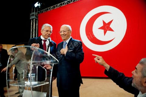 16 juin : Beji Caied Essebsi a annoncé officiellement la création du mouvement politique "Nidaa Tounes" (Appel de la Tunisie) dans un palais des congrès plein à craquer. Au cours de son discours, l'ancien premier ministre a déclaré que l'actuel gouvernement ne peut pas à lui seul sortir le pays de l'impasse. Lors de l’annonce du lancement du nouveau parti, Beji Caied Essebsi a estimé que son but était de réunir tout le monde pour l’intérêt du pays. Il a également insisté pour que l’article numéro un de l’ancienne constitution soit gardé.