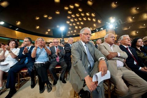 June 16: In the front row were Kamel Morjane, Ahmed Brahim, Taieb Baccouche ... Beji Caied Essebsi officially announced the creation of the political movement “Nidaa Tounes” (Call of Tunisia) in a packed convention center. During his speech, the former prime minister stated that the current government cannot, on its own, break the country out of its deadlock. When announcing the launch of the new party, Beji Caied Essebsi stated that its goal was to bring everyone together for the good of the country. He also insisted that Article 1 of the former constitution be retained. 
