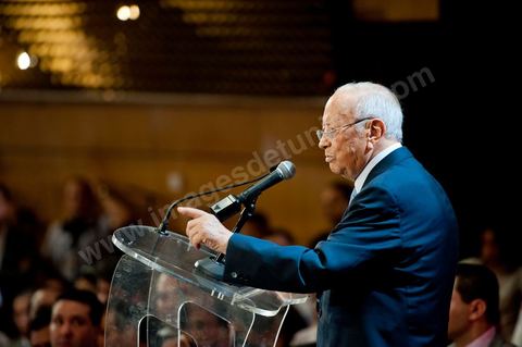 16 juin : Beji Caied Essebsi a annoncé officiellement la création du mouvement politique "Nidaa Tounes" (Appel de la Tunisie) dans un palais des congrès plein à craquer. Au cours de son discours, l'ancien premier ministre a déclaré que l'actuel gouvernement ne peut pas à lui seul sortir le pays de l'impasse. Lors de l’annonce du lancement du nouveau parti, Beji Caied Essebsi a estimé que son but était de réunir tout le monde pour l’intérêt du pays. Il a également insisté pour que l’article numéro un de l’ancienne constitution soit gardé.
