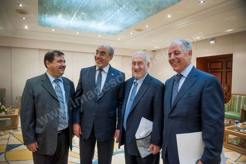 23 juin au Palais des Congrès de Tunis manifestation pour le "Lancement des Consultations sur le Budget 2013, Préparons l'avenir pour un développement équitable et inclusif d'une Tunisie Nouvelle" présidée par Hamadi Jebali, Premier Ministre Tunisien, avec la présence exceptionnelle de Joseph Stiglitz, Prix Nobel d'Economie 2011 et les membres du gourvenement.