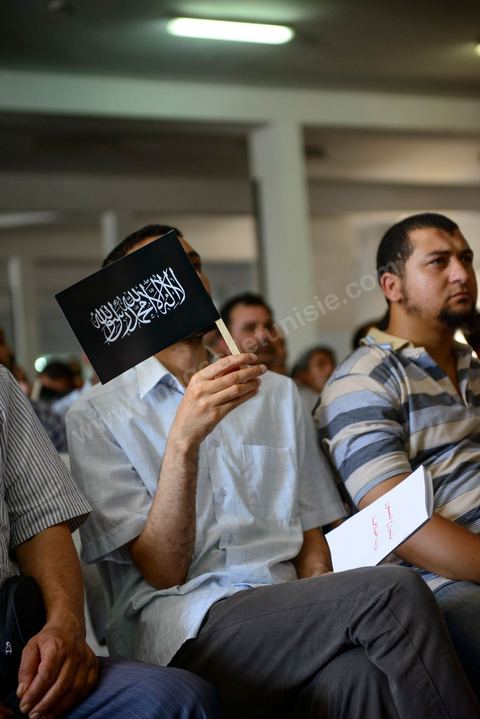 Meeting du Hizb ut Tahrir (parti de la liberation) au parc des expositions, dimanche 24 juin au parc des expositions à la Soukra (banlieue de Tunis). Le Hizb ut Tahrir, un parti internationaliste, partisan de la restauration du califat. Pour l'instant, le parti n'est pas autorisé en Tunisie en raison de sa référence à la religion.