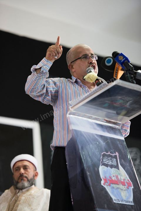 Ridah Belhadj, porte parole du Hizb ut Tahrir (parti de la liberation) lors du meeting, dimanche 24 juin au parc des expositions à la Soukra (banlieue de Tunis). Le Hizb ut Tahrir, un parti internationaliste, partisan de la restauration du califat. Pour l'instant, le parti n'est pas autorisé en Tunisie en raison de sa référence à la religion.